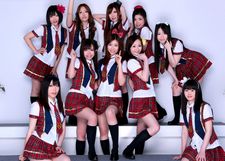 Sexy japanese schoolgirls.